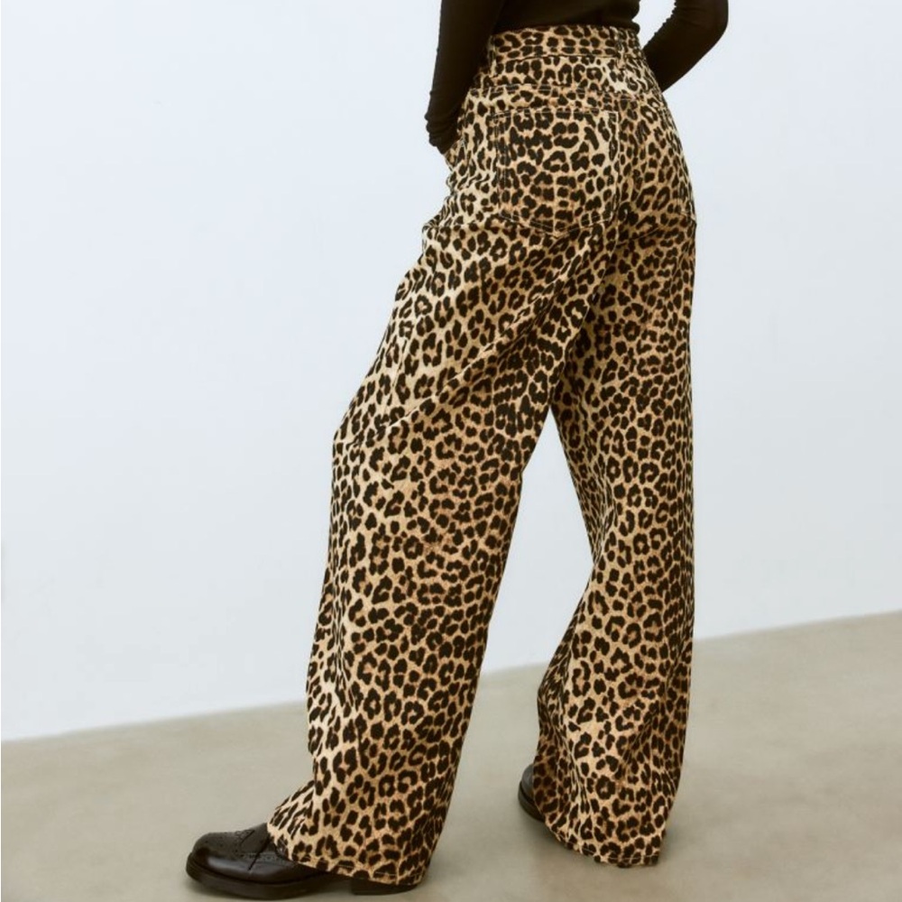 H&M wide cut leopard jeans